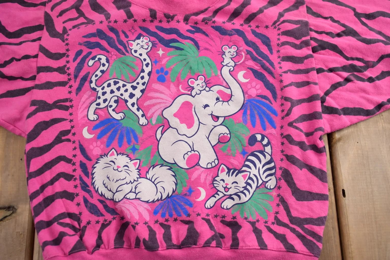 Vintage 1990s Cute Cat All Over Print Crewneck Sweater / 90s Crewneck / Grandma Sweater / Streetwear / Made In USA / Animal Theme / AOP